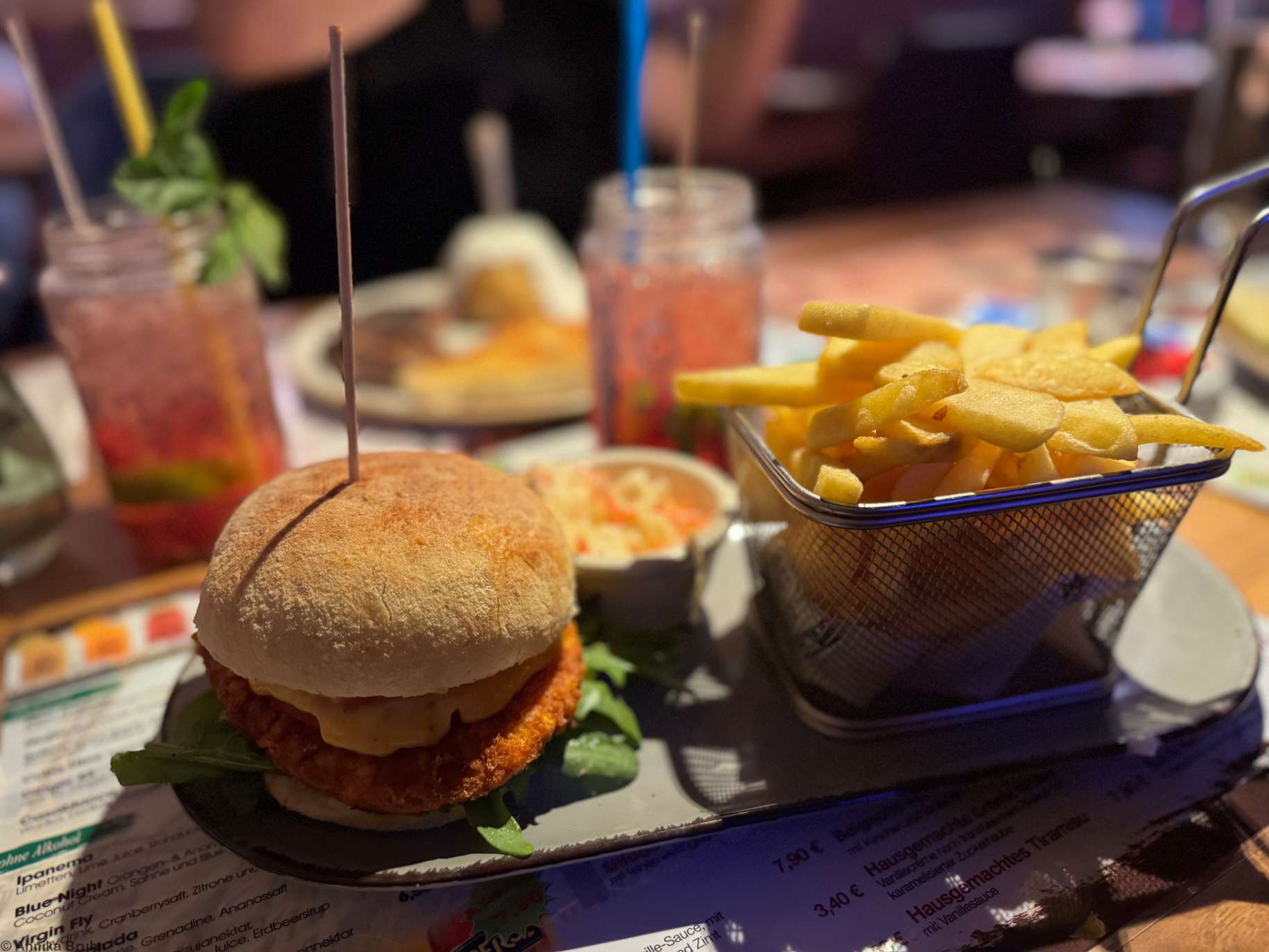 Mh Lecker Burger mit Pommes